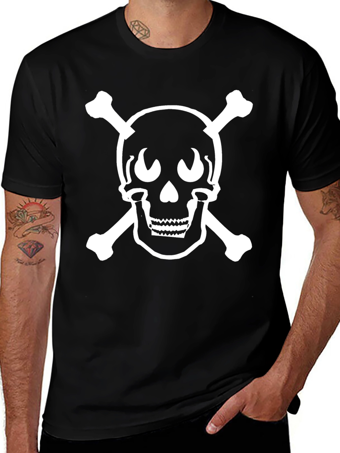 Skull & Crossbones Graphic T-Shirt - Classic Pirate Style