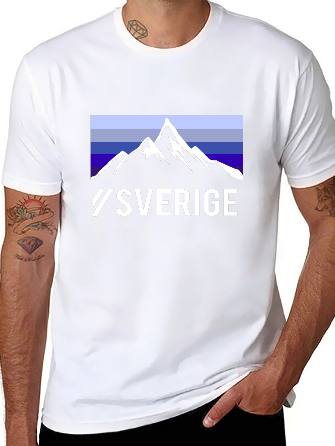 Sverige Mountain Graphic T-Shirt - Black
