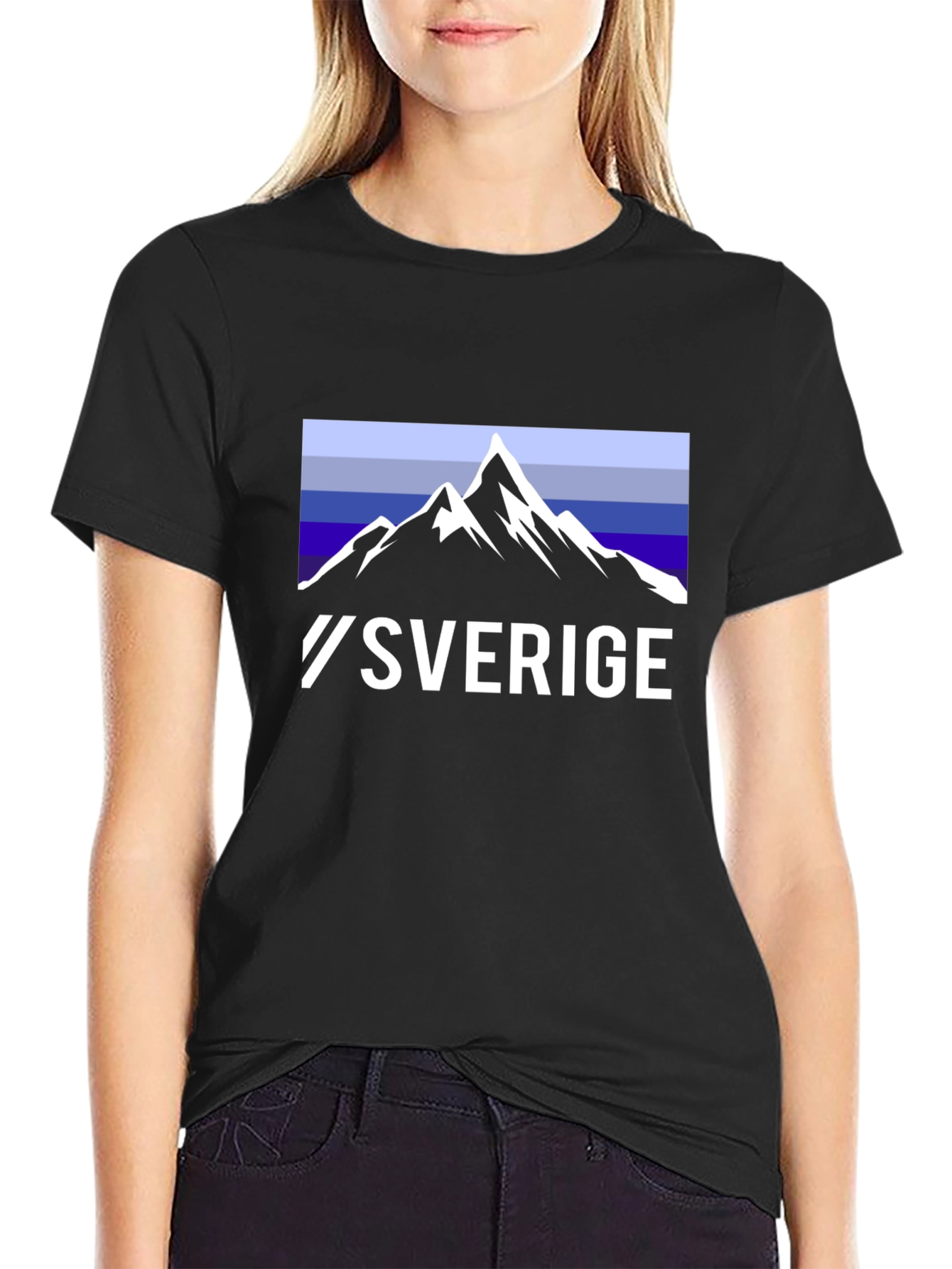 Sverige Mountain Graphic T-Shirt - Black