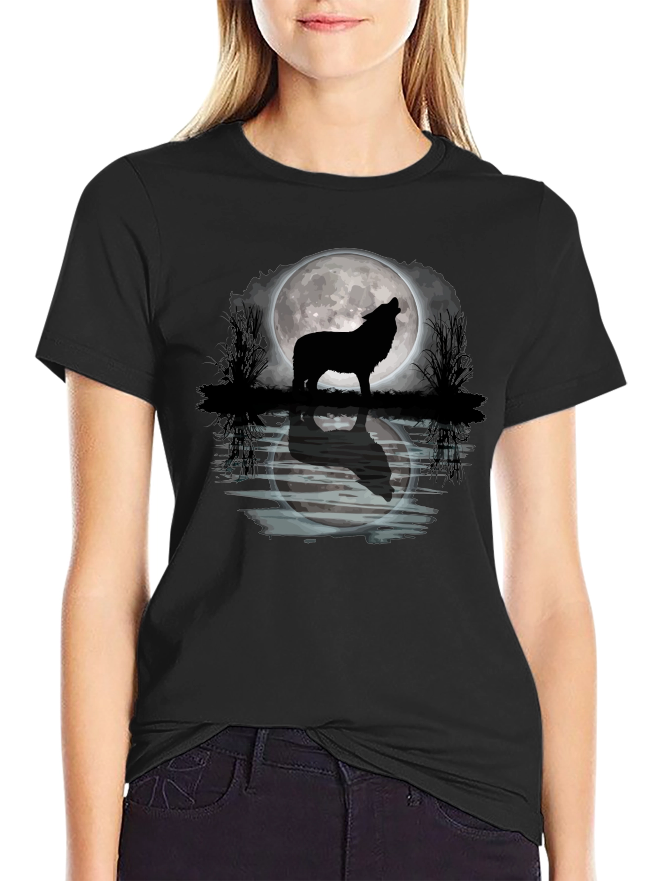 Wolf Howling Moon Graphic T-Shirt