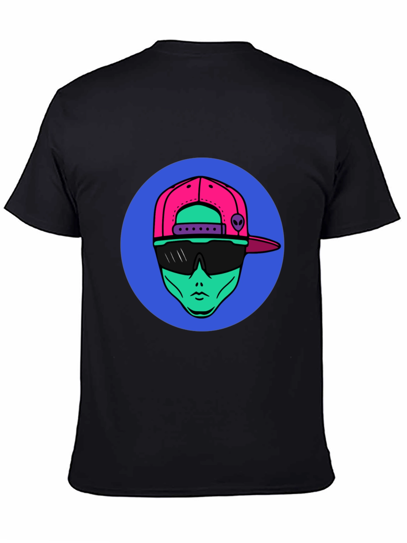 Cool Alien Graphic Tee - Trendy Black T-Shirt