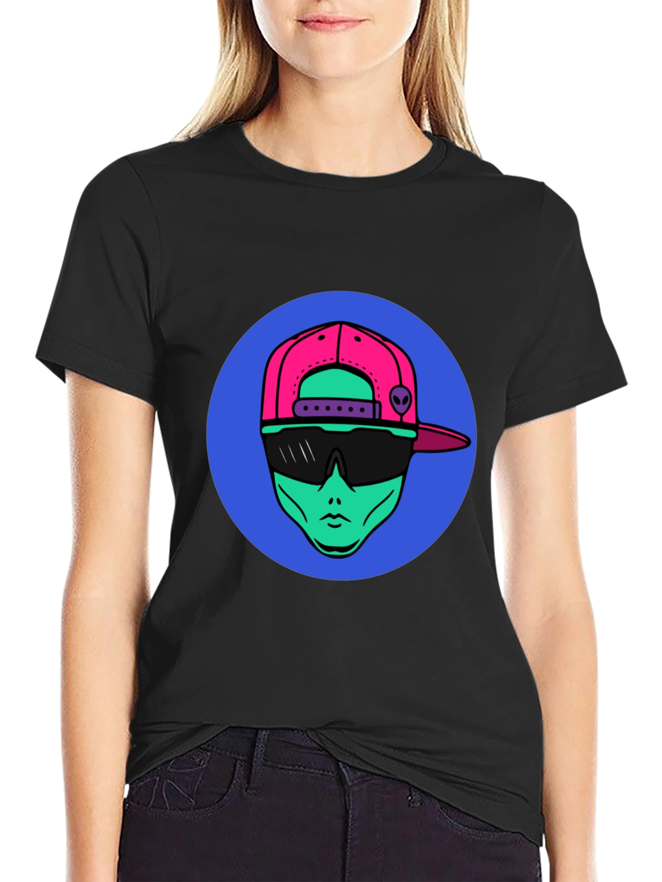 Cool Alien Graphic Tee - Trendy Black T-Shirt